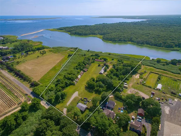 90 Bay Avenue, East Moriches, NY 11940