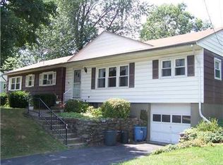 7 Musket Pl, New Windsor, NY 12553