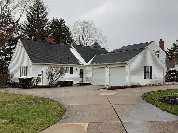 28 Ironwood Dr, Westfield Center, OH 44251