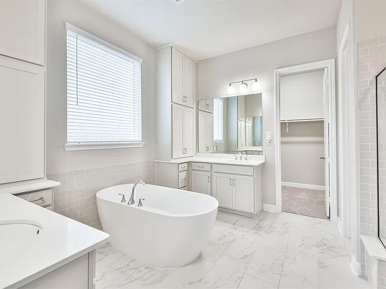 8211 Chartres Wind Dr — Photo 20