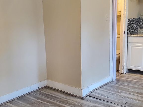 5th image of 1128 W Colorado Ave #1/2