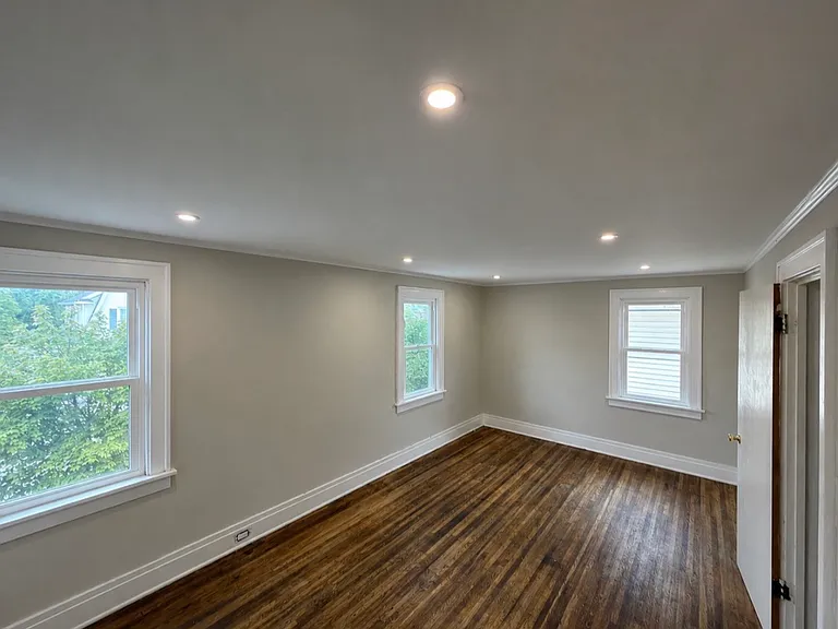 230 E Hazeltine Ave — Photo 7