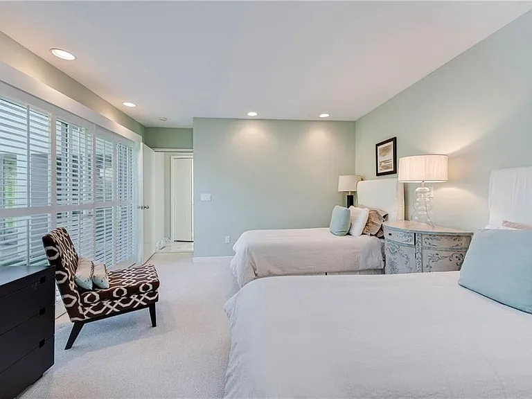 111 Ocean Ave — Photo 38