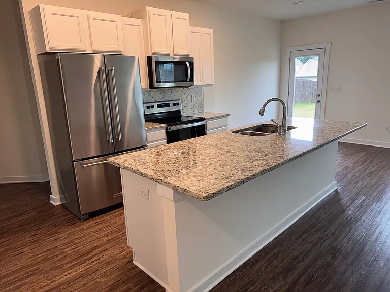 3215 Northfield Ln — Photo 4