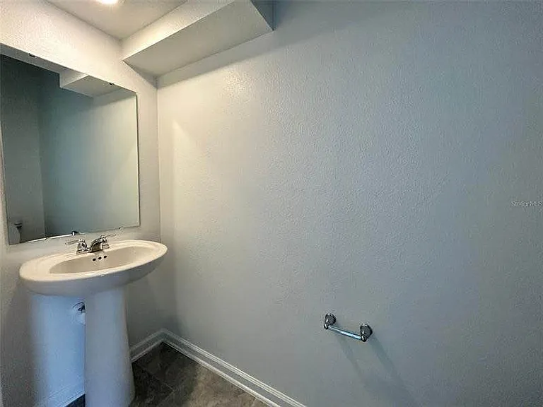 3295 Laurent Loop — Photo 8