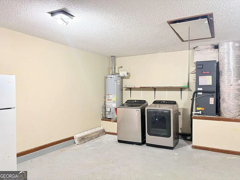 142 Woodvalley Ct — Photo 44