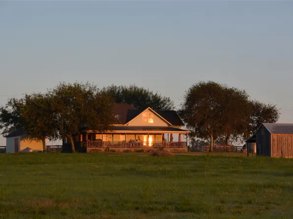 7707 Kieke Rd, Carmine, TX 78932