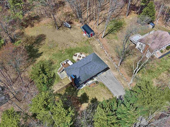4th image of 76 Harriman Hill Road