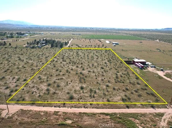 64 La Mesa Rd, Apple Valley, CA 92308