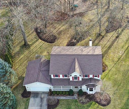 2nd image of 20787 Parkwood Ln