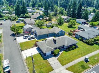 516 Snyder Ln, Sumner, WA 98390