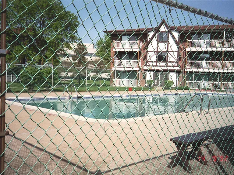 Pools opens in summer vacations