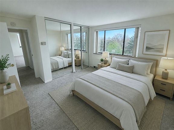4th image of 2505 East Ave APT 606