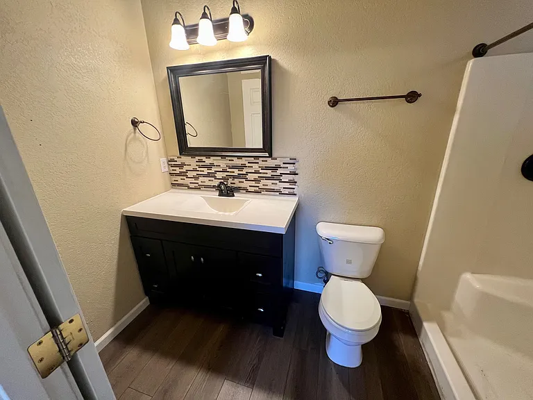 2635 Parkwood Village Ln — Photo 7