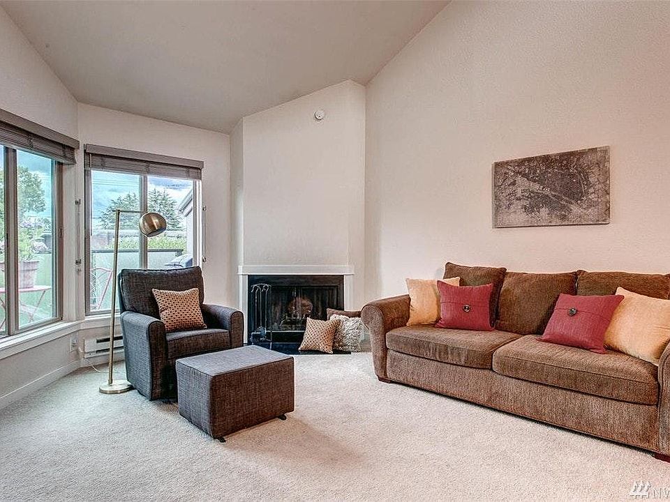living room.