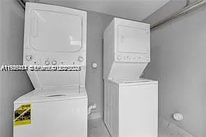 303 NW 7th St #1-2 — Photo 7