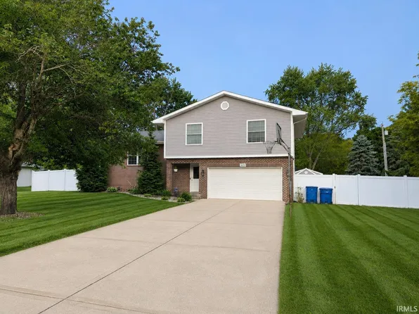 1604 Hickory St SW, Demotte, IN 46310
