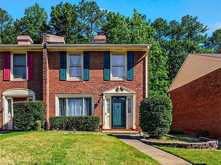 6117 Queen Anne Ct — Photo 1