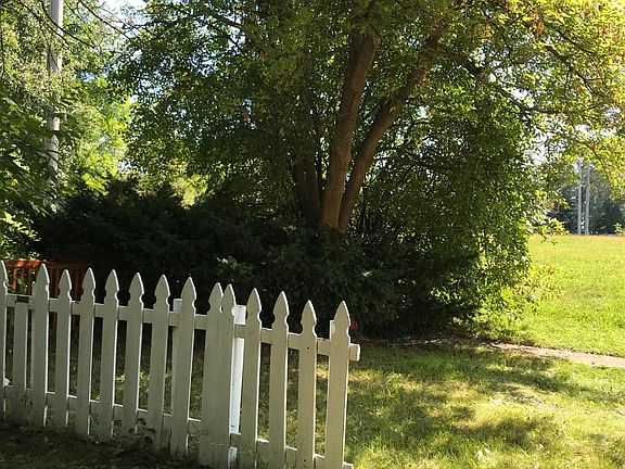 5th image of 949 Johns Manville Pl