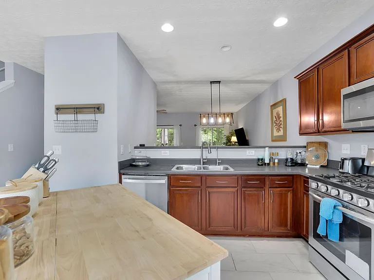 541 Lantern Wood Dr — Photo 16
