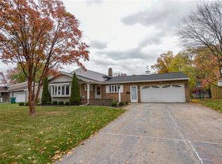 90 Mariposa Dr, Rochester, NY 14624