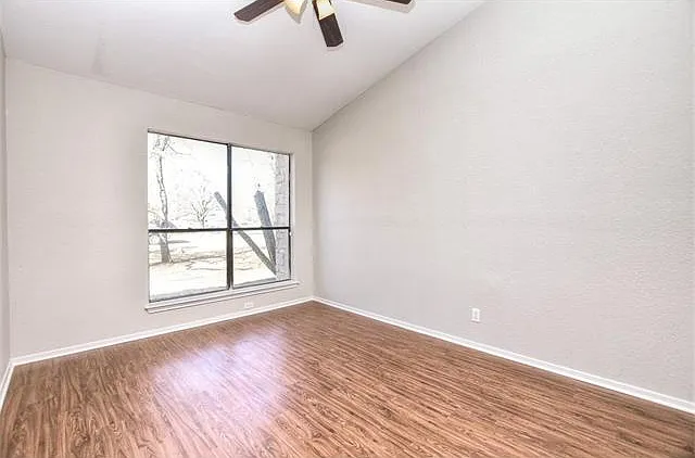 500 Bayberry Ct — Photo 25