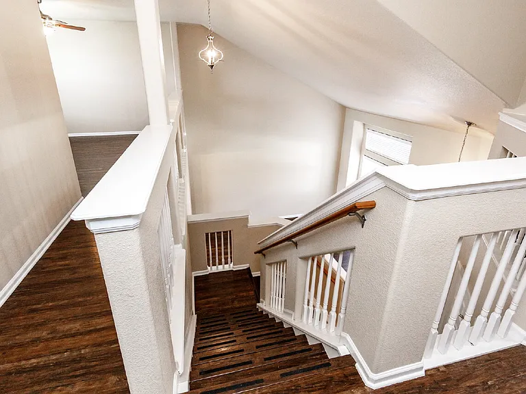 6104 Hayfield Pl — Photo 7