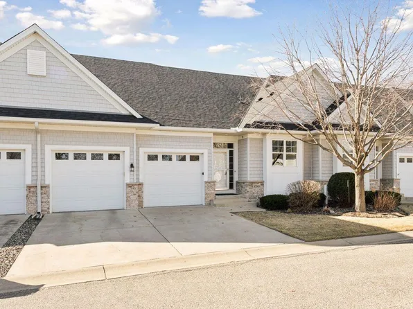 10369 Grant Dr, Eden Prairie, MN 55347