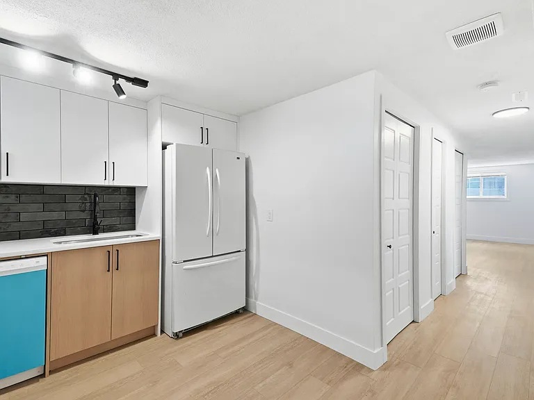 1007 16a St NE #B — Photo 7