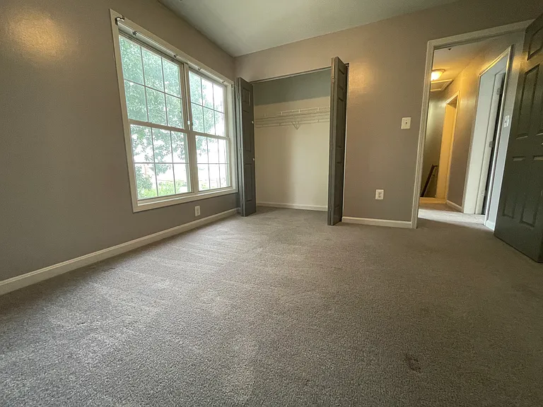 849 Berkshire Dr — Photo 9