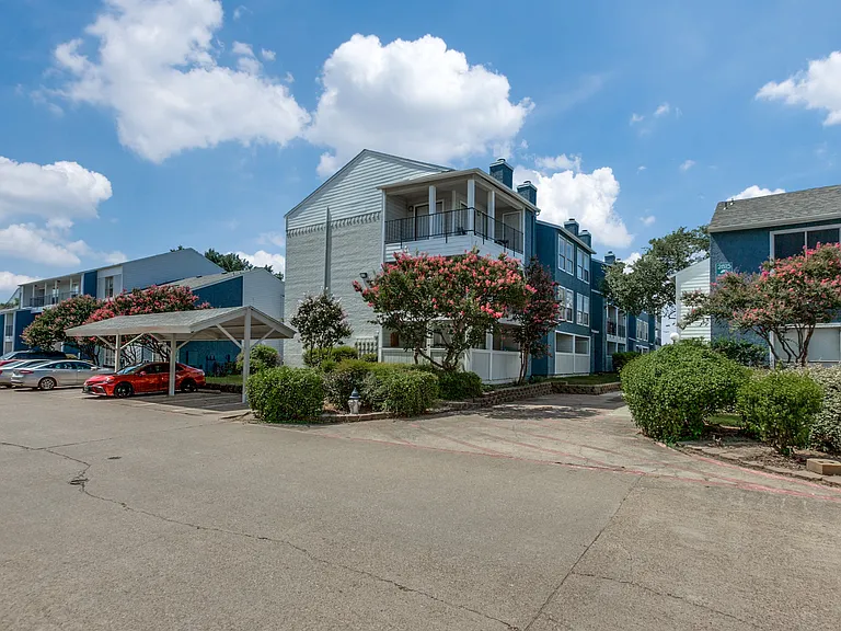 Seacrest Apartments — Photo 19