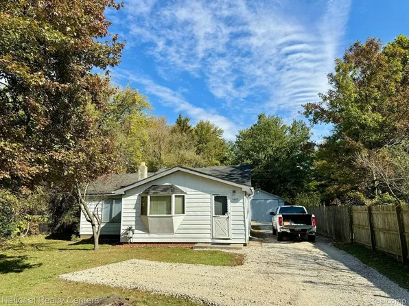 7683 Beck Rd, Van Buren Township, MI 48111