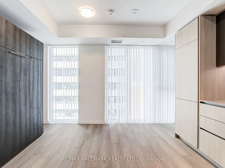 400 King St W #1701 — Photo 20
