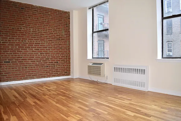 Rented by Manhattan Connection | media 11