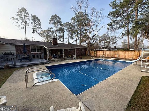 4th image of 1309 Robinson Rd