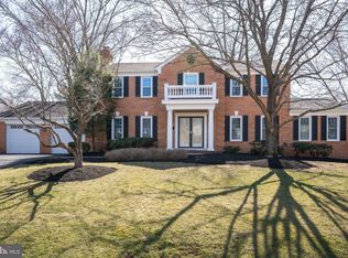 1008 Cup Leaf Holly Ct, Great Falls, VA 22066