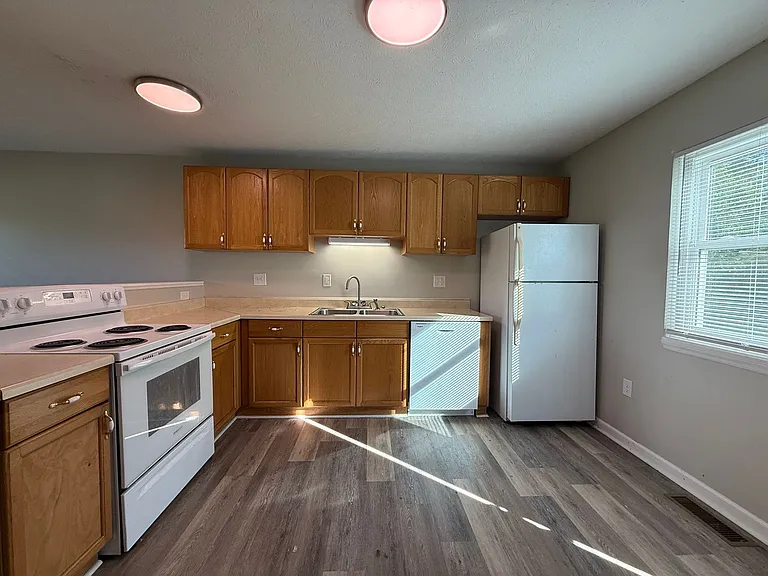 5525 Jones Bridge Rd — Photo 6