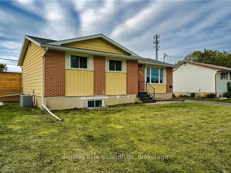 631 Aylmer Cres #1 — Photo 18
