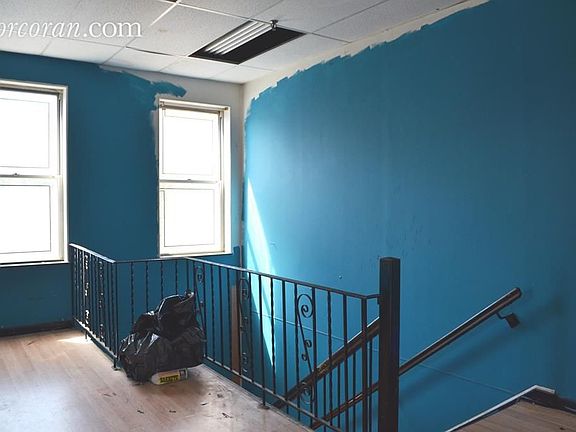 5th image of 279 Frost St #1