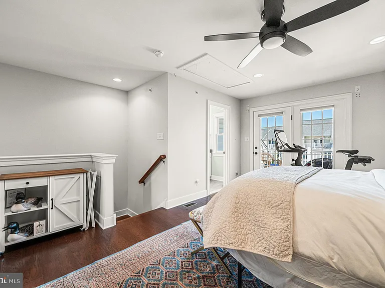 625 W Mulberry St — Photo 27