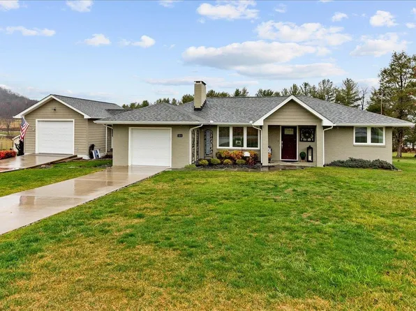 320 Mountain Dr, Pearisburg, VA 24134