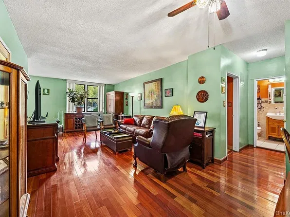 86-29 155th Ave, Queens, NY 11414