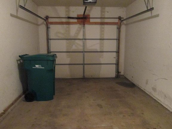5th image of 821 Covey Ln