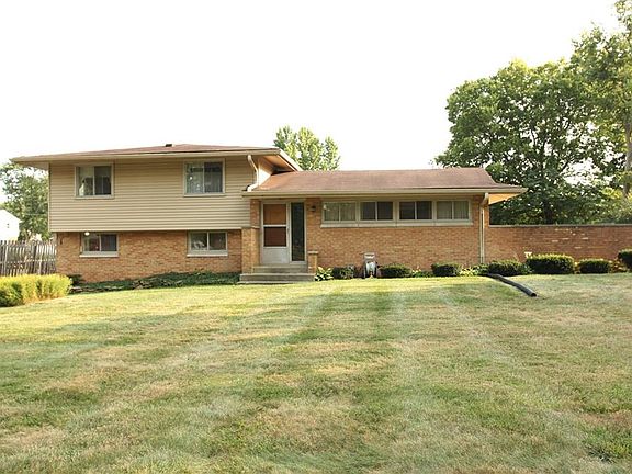 2nd image of 611 Clossey Dr