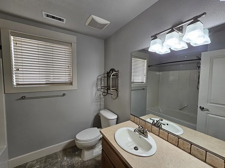 493 Columbia Point Dr — Photo 24