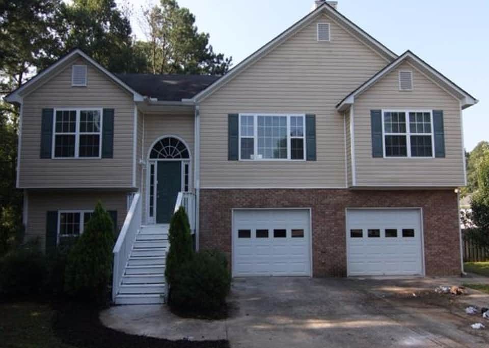 2nd image of 14 Mill Rock Dr