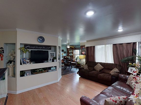 3rd image of 1011 Sommerset Ct APT A