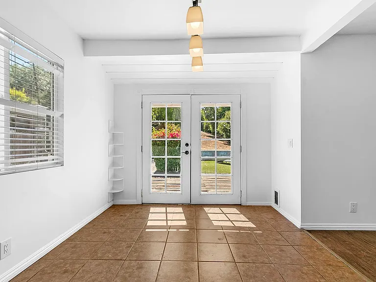 4949 San Feliciano Dr — Photo 6
