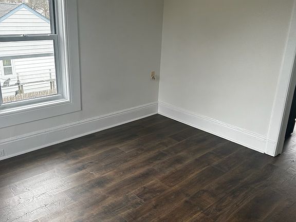 4th image of 44 Henry St Floor 2