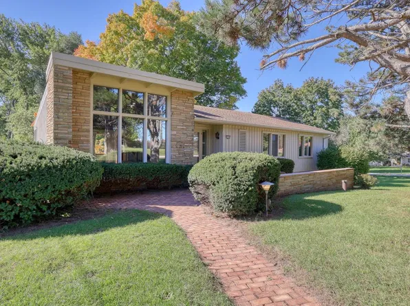 12555 Laurel LANE, Elm Grove, WI 53122